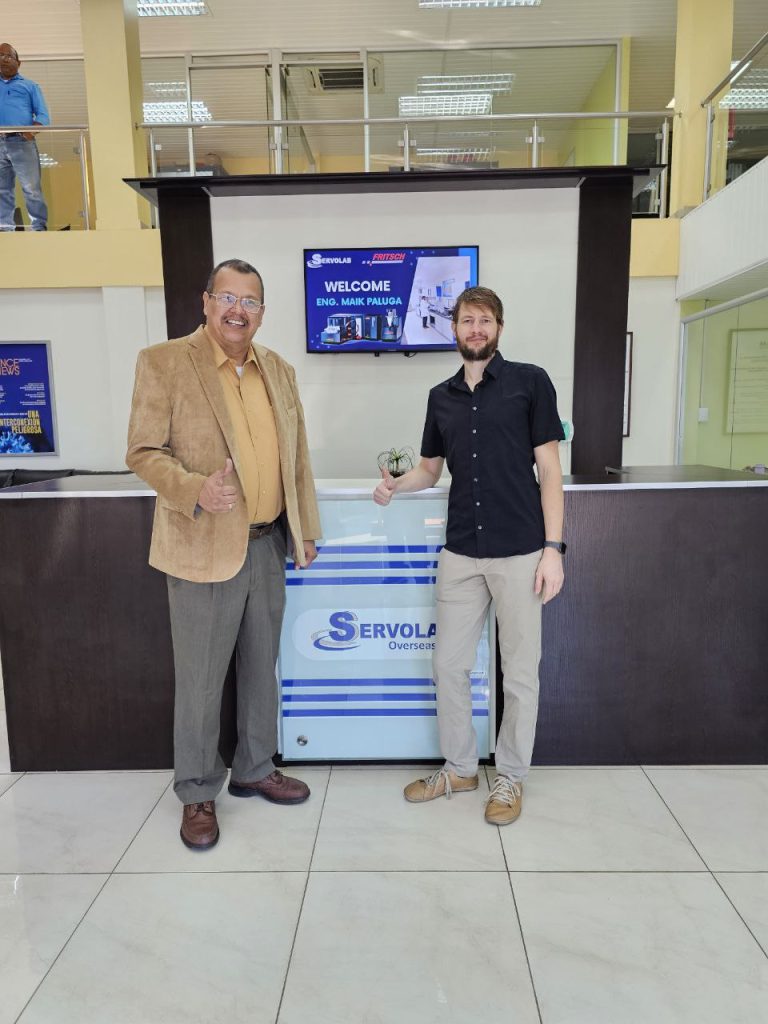 Visita de un representante de la empresa FRITSCH GmbH Servolab